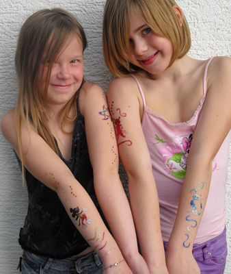 Kindergeburtstag-feiern-Glitzer-Tattoos-Frankfurt
