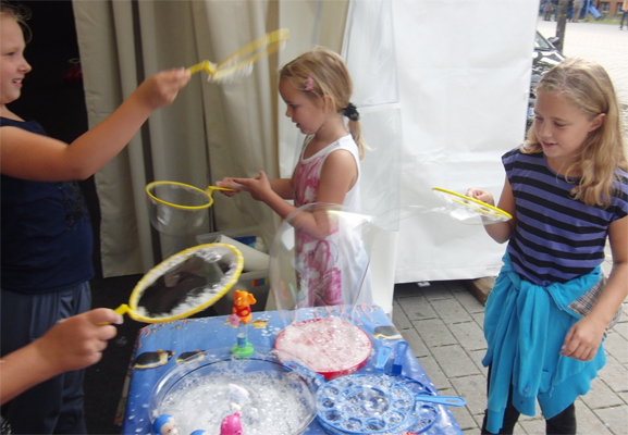 Kindergeburtstag-feiern-Mannheim-Seifenblasen