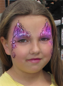Kinderschminken-lila-Prinzessin-gothic-make-up
