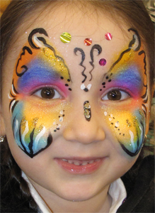Kinderschminken-bunter-Schmetterling